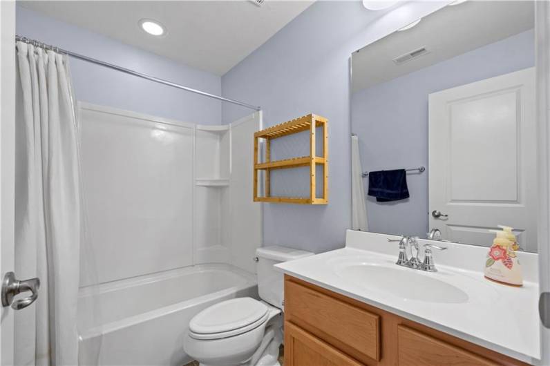 265 Sunrise Drive, Carnegie, PA 15106, 4 Bedrooms Bedrooms, 8 Rooms Rooms,3.1 BathroomsBathrooms,Residential,For Sale,Sunrise Drive,1706537