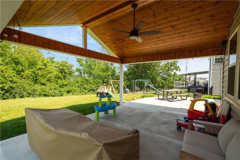 265 Sunrise Drive, Carnegie, PA 15106, 4 Bedrooms Bedrooms, 8 Rooms Rooms,3.1 BathroomsBathrooms,Residential,For Sale,Sunrise Drive,1706537