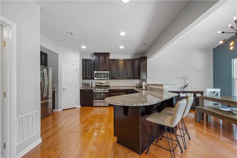 265 Sunrise Drive, Carnegie, PA 15106, 4 Bedrooms Bedrooms, 8 Rooms Rooms,3.1 BathroomsBathrooms,Residential,For Sale,Sunrise Drive,1706537