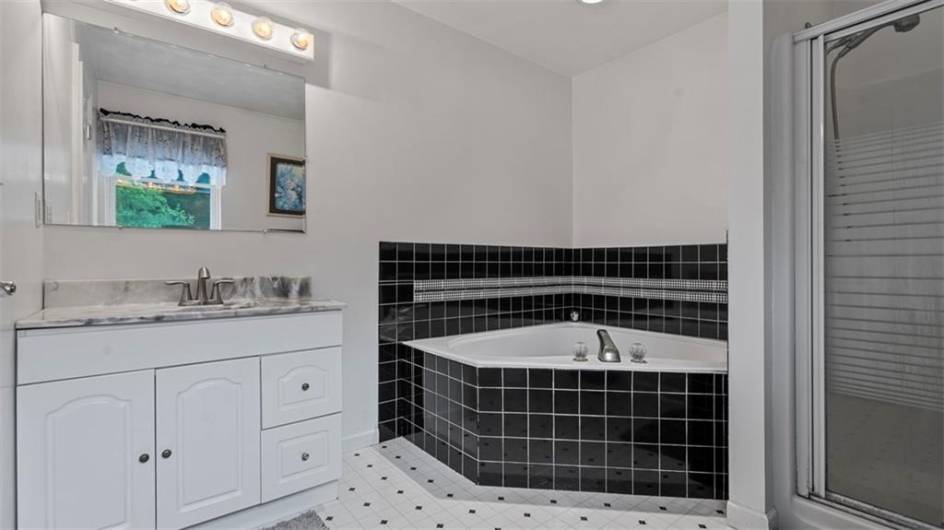 304 May Ln, Evans City, PA 16033, 3 Bedrooms Bedrooms, ,2.1 BathroomsBathrooms,Residential,For Sale,May Ln,1706580
