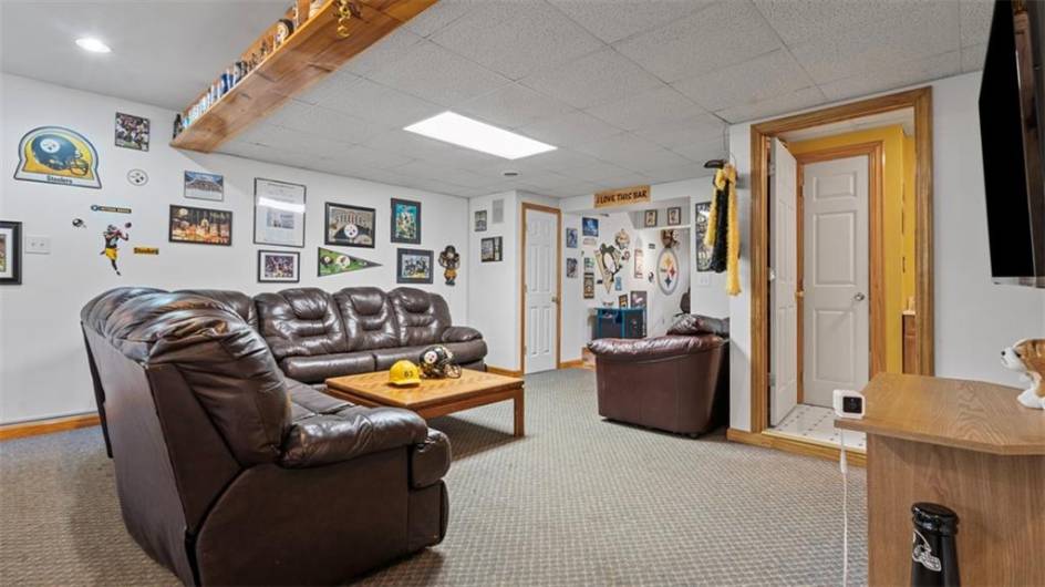 304 May Ln, Evans City, PA 16033, 3 Bedrooms Bedrooms, ,2.1 BathroomsBathrooms,Residential,For Sale,May Ln,1706580