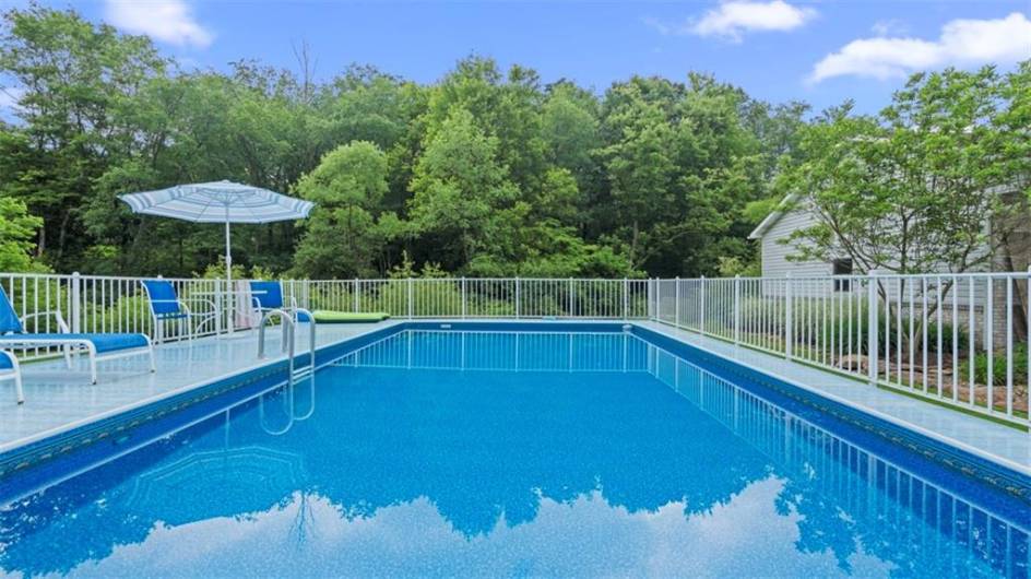 304 May Ln, Evans City, PA 16033, 3 Bedrooms Bedrooms, ,2.1 BathroomsBathrooms,Residential,For Sale,May Ln,1706580