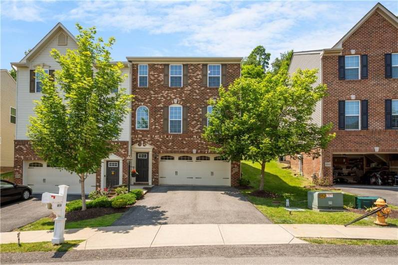Welcome to 8010 Hinsdale Ln in The Berkshires!