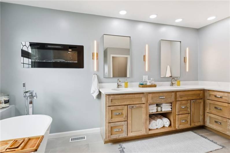 108 Ascot Ct, Harmony, PA 16037, 5 Bedrooms Bedrooms, 12 Rooms Rooms,3.1 BathroomsBathrooms,Residential,For Sale,Ascot Ct,1706726