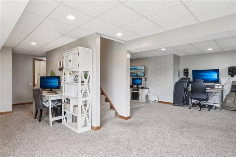 108 Ascot Ct, Harmony, PA 16037, 5 Bedrooms Bedrooms, 12 Rooms Rooms,3.1 BathroomsBathrooms,Residential,For Sale,Ascot Ct,1706726