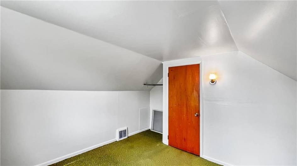 Another look at the room upstairs.