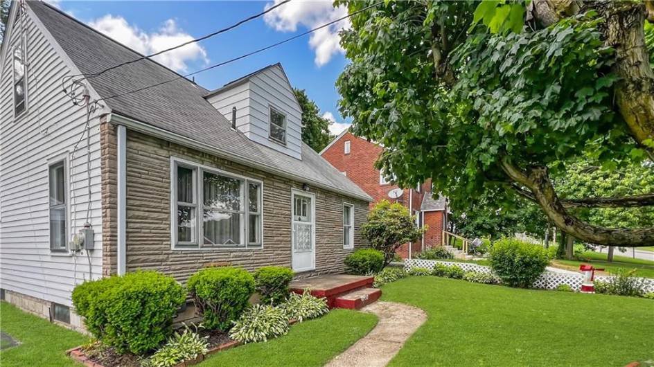 520 Joffre St, Ellwood City, PA 16117, 3 Bedrooms Bedrooms, 6 Rooms Rooms,1.1 BathroomsBathrooms,Residential,For Sale,Joffre St,1706793
