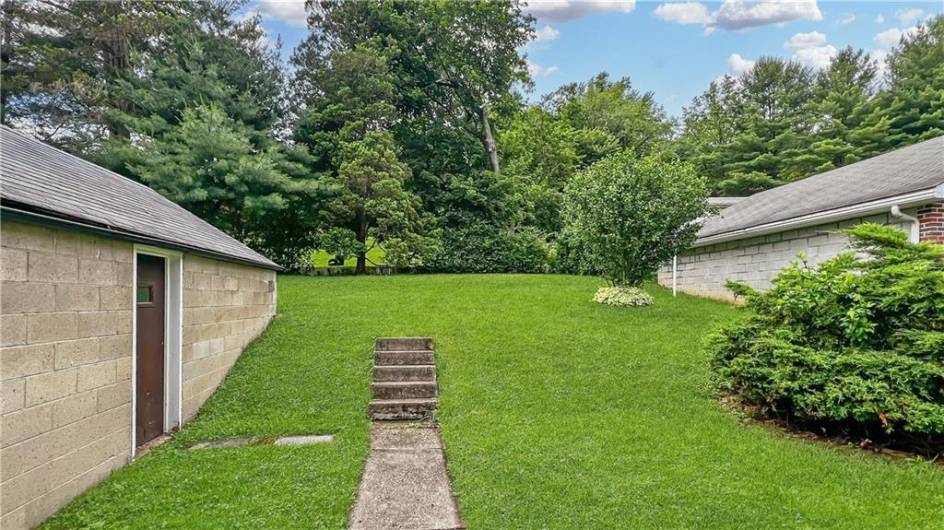 Cozy and private back yard.