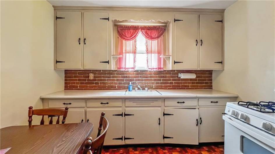 The appliances are included.