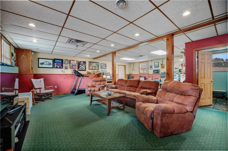321 Dairy Farm Road, New Kensington, PA 15068, 3 Bedrooms Bedrooms, ,3 BathroomsBathrooms,Residential,For Sale,Dairy Farm Road,1706800