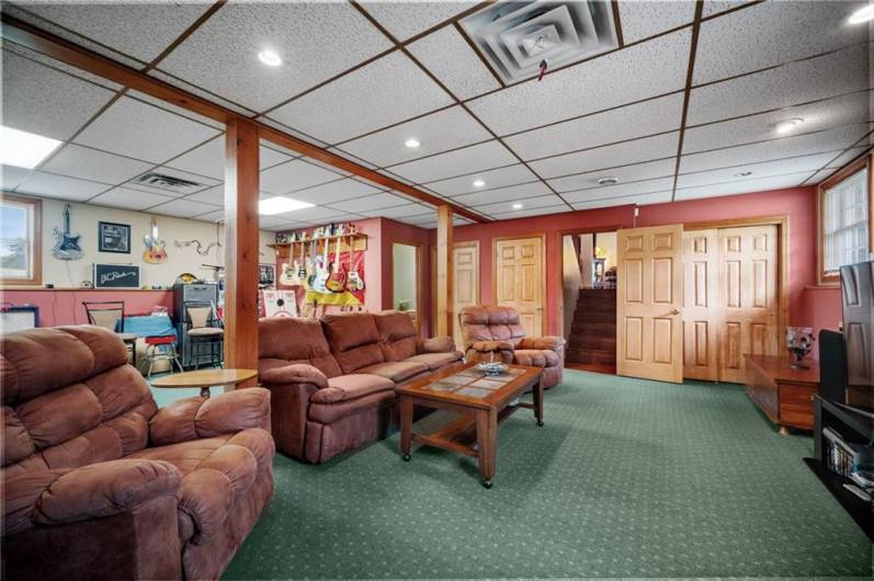 321 Dairy Farm Road, New Kensington, PA 15068, 3 Bedrooms Bedrooms, ,3 BathroomsBathrooms,Residential,For Sale,Dairy Farm Road,1706800