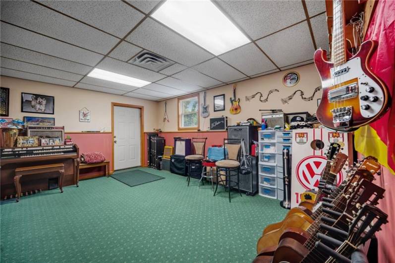 321 Dairy Farm Road, New Kensington, PA 15068, 3 Bedrooms Bedrooms, ,3 BathroomsBathrooms,Residential,For Sale,Dairy Farm Road,1706800