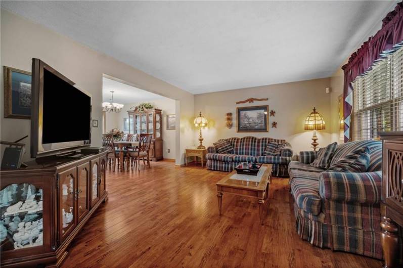 321 Dairy Farm Road, New Kensington, PA 15068, 3 Bedrooms Bedrooms, ,3 BathroomsBathrooms,Residential,For Sale,Dairy Farm Road,1706800