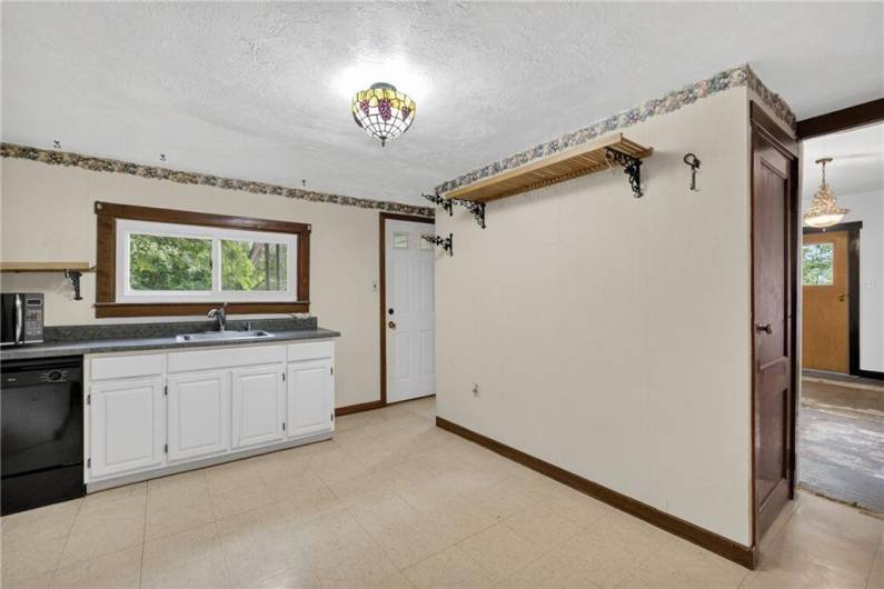 There's so much space in this kitchen you could add an island!