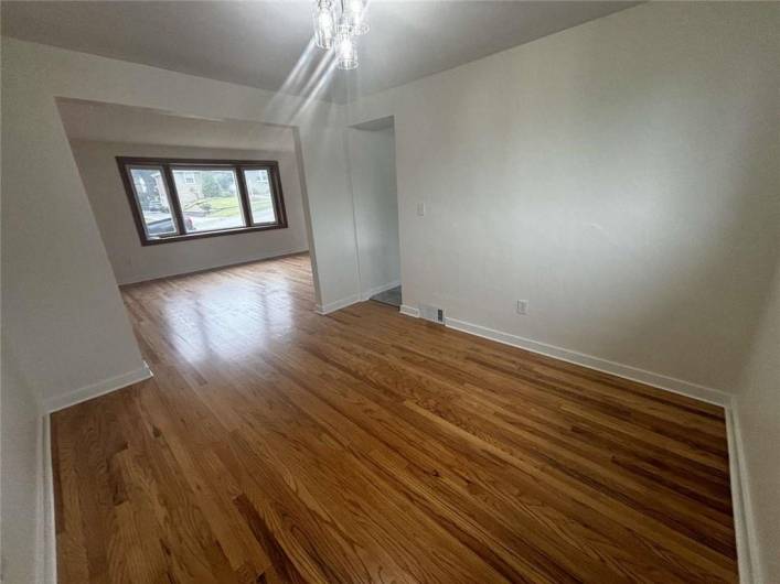 1123 Blue Jay Dr, Pittsburgh, PA 15243, 3 Bedrooms Bedrooms, 6 Rooms Rooms,2 BathroomsBathrooms,Residential,For Sale,Blue Jay Dr,0,1703493