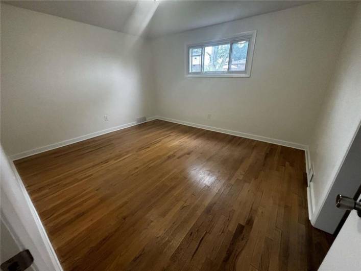 1123 Blue Jay Dr, Pittsburgh, PA 15243, 3 Bedrooms Bedrooms, 6 Rooms Rooms,2 BathroomsBathrooms,Residential,For Sale,Blue Jay Dr,0,1703493