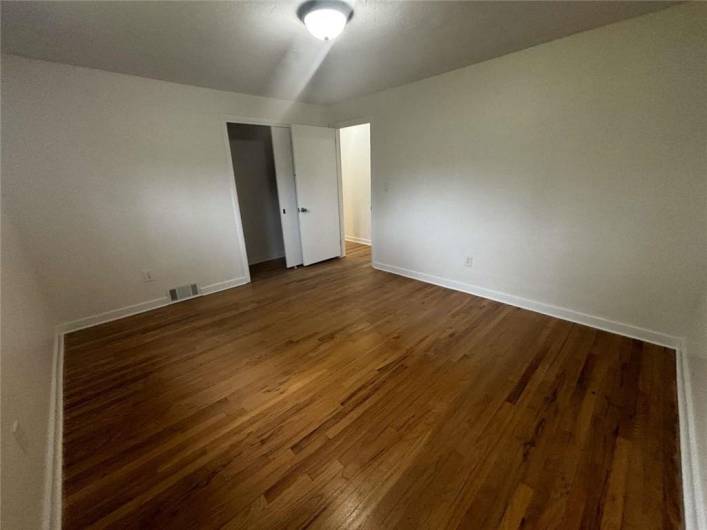 1123 Blue Jay Dr, Pittsburgh, PA 15243, 3 Bedrooms Bedrooms, 6 Rooms Rooms,2 BathroomsBathrooms,Residential,For Sale,Blue Jay Dr,0,1703493