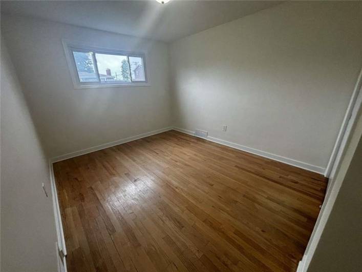 1123 Blue Jay Dr, Pittsburgh, PA 15243, 3 Bedrooms Bedrooms, 6 Rooms Rooms,2 BathroomsBathrooms,Residential,For Sale,Blue Jay Dr,0,1703493