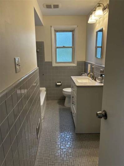 1123 Blue Jay Dr, Pittsburgh, PA 15243, 3 Bedrooms Bedrooms, 6 Rooms Rooms,2 BathroomsBathrooms,Residential,For Sale,Blue Jay Dr,0,1703493