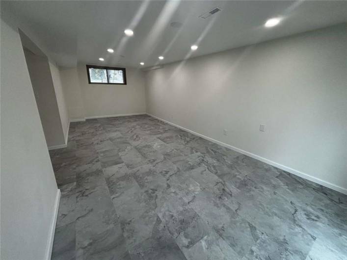 1123 Blue Jay Dr, Pittsburgh, PA 15243, 3 Bedrooms Bedrooms, 6 Rooms Rooms,2 BathroomsBathrooms,Residential,For Sale,Blue Jay Dr,0,1703493