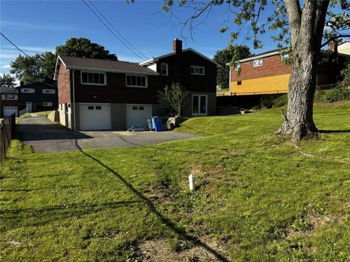 1123 Blue Jay Dr, Pittsburgh, PA 15243, 3 Bedrooms Bedrooms, 6 Rooms Rooms,2 BathroomsBathrooms,Residential,For Sale,Blue Jay Dr,0,1703493