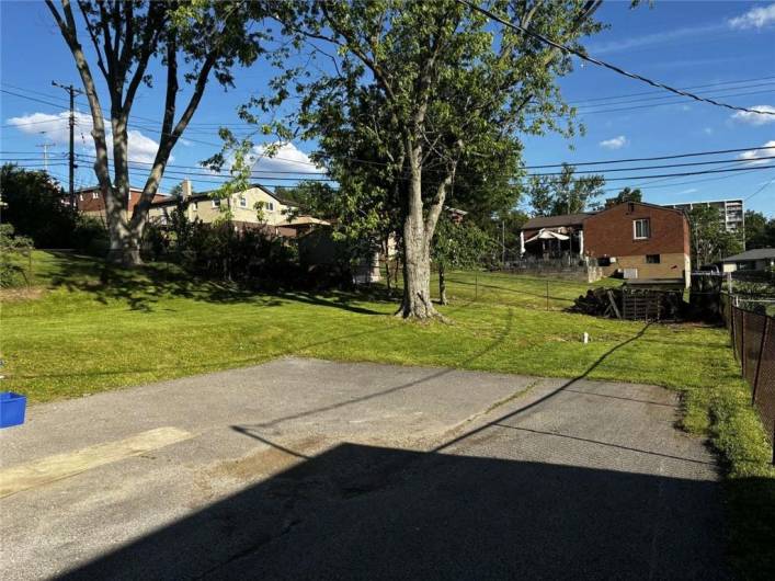 1123 Blue Jay Dr, Pittsburgh, PA 15243, 3 Bedrooms Bedrooms, 6 Rooms Rooms,2 BathroomsBathrooms,Residential,For Sale,Blue Jay Dr,0,1703493