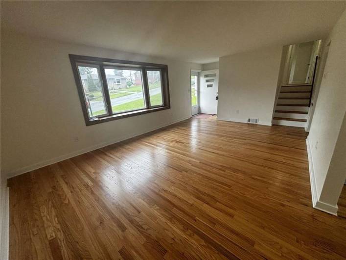 1123 Blue Jay Dr, Pittsburgh, PA 15243, 3 Bedrooms Bedrooms, 6 Rooms Rooms,2 BathroomsBathrooms,Residential,For Sale,Blue Jay Dr,0,1703493