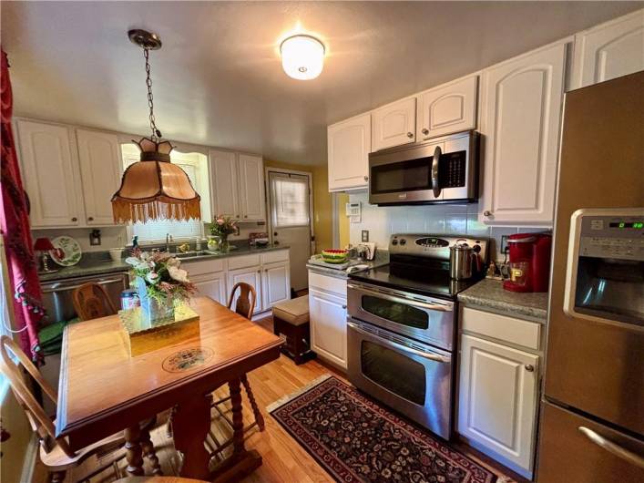 11 Worthington Ave, New Castle, PA 16105, 2 Bedrooms Bedrooms, 7 Rooms Rooms,2 BathroomsBathrooms,Residential,For Sale,Worthington Ave,1703934