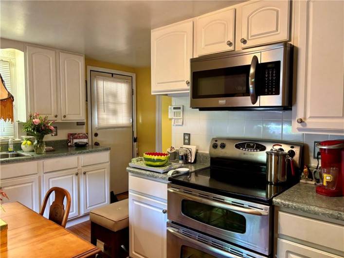 11 Worthington Ave, New Castle, PA 16105, 2 Bedrooms Bedrooms, 7 Rooms Rooms,2 BathroomsBathrooms,Residential,For Sale,Worthington Ave,1703934