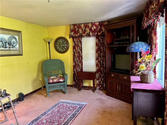 11 Worthington Ave, New Castle, PA 16105, 2 Bedrooms Bedrooms, 7 Rooms Rooms,2 BathroomsBathrooms,Residential,For Sale,Worthington Ave,1703934