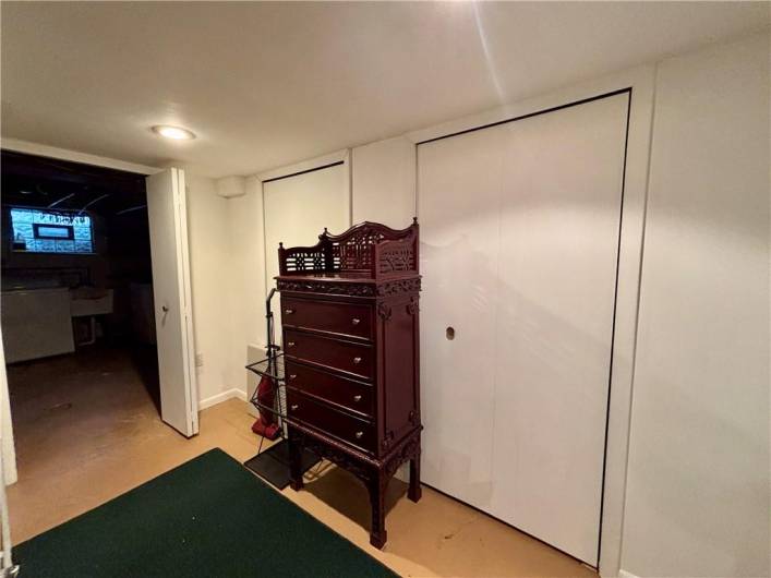 11 Worthington Ave, New Castle, PA 16105, 2 Bedrooms Bedrooms, 7 Rooms Rooms,2 BathroomsBathrooms,Residential,For Sale,Worthington Ave,1703934