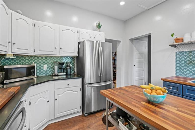 1037 Chislett Street, Pittsburgh, PA 15206, 6 Bedrooms Bedrooms, 11 Rooms Rooms,3 BathroomsBathrooms,Residential,For Sale,Chislett Street,0,1706306
