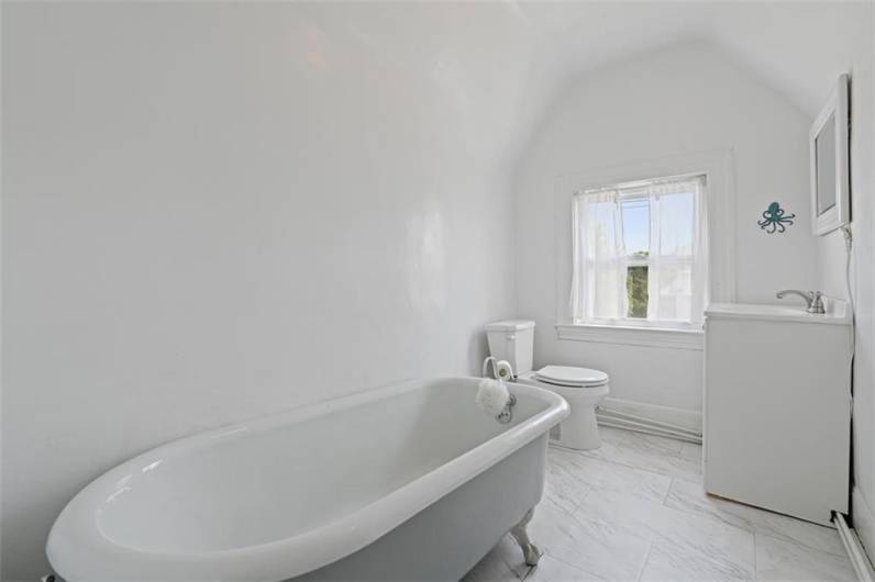 1037 Chislett Street, Pittsburgh, PA 15206, 6 Bedrooms Bedrooms, 11 Rooms Rooms,3 BathroomsBathrooms,Residential,For Sale,Chislett Street,0,1706306