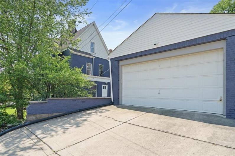 1037 Chislett Street, Pittsburgh, PA 15206, 6 Bedrooms Bedrooms, 11 Rooms Rooms,3 BathroomsBathrooms,Residential,For Sale,Chislett Street,0,1706306