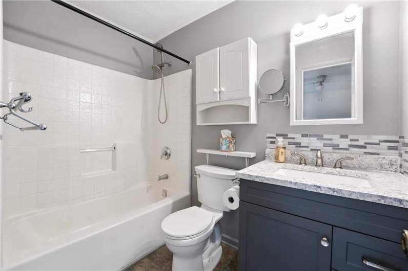 714 Carters Grove Dr, Gibsonia, PA 15044, 3 Bedrooms Bedrooms, 7 Rooms Rooms,2.1 BathroomsBathrooms,Residential,For Sale,Carters Grove Dr,1706316