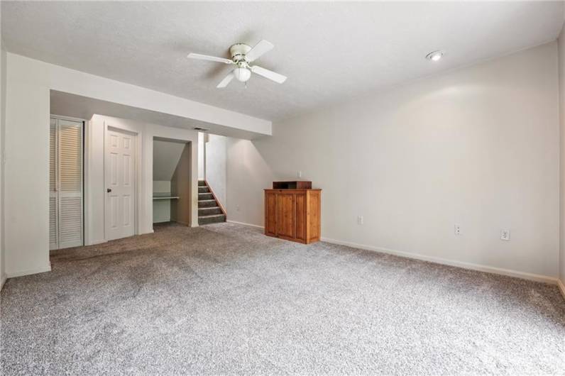 714 Carters Grove Dr, Gibsonia, PA 15044, 3 Bedrooms Bedrooms, 7 Rooms Rooms,2.1 BathroomsBathrooms,Residential,For Sale,Carters Grove Dr,1706316
