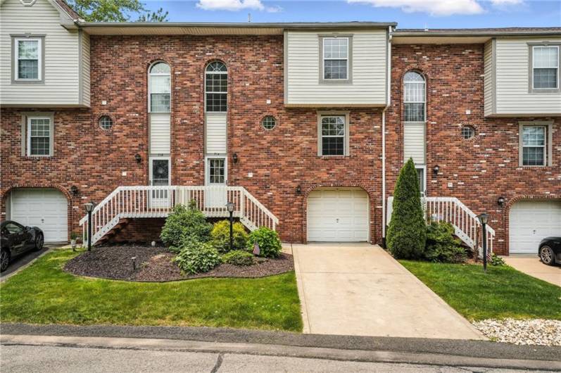 714 Carters Grove Dr, Gibsonia, PA 15044, 3 Bedrooms Bedrooms, 7 Rooms Rooms,2.1 BathroomsBathrooms,Residential,For Sale,Carters Grove Dr,1706316