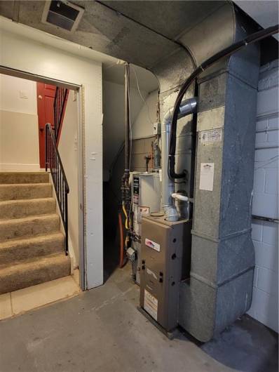 611 Broadhead Ave, Pittsburgh, PA 15205, 3 Bedrooms Bedrooms, 7 Rooms Rooms,1.1 BathroomsBathrooms,Residential,For Sale,Broadhead Ave,1706326