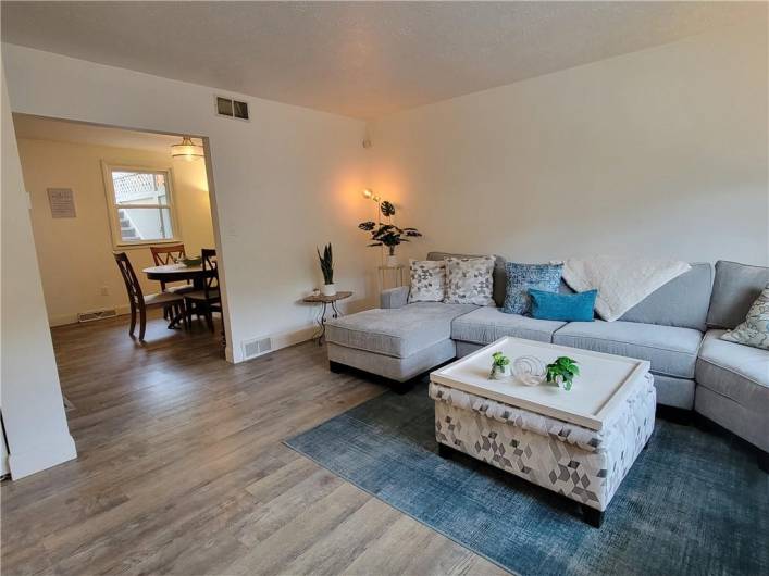 611 Broadhead Ave, Pittsburgh, PA 15205, 3 Bedrooms Bedrooms, 7 Rooms Rooms,1.1 BathroomsBathrooms,Residential,For Sale,Broadhead Ave,1706326