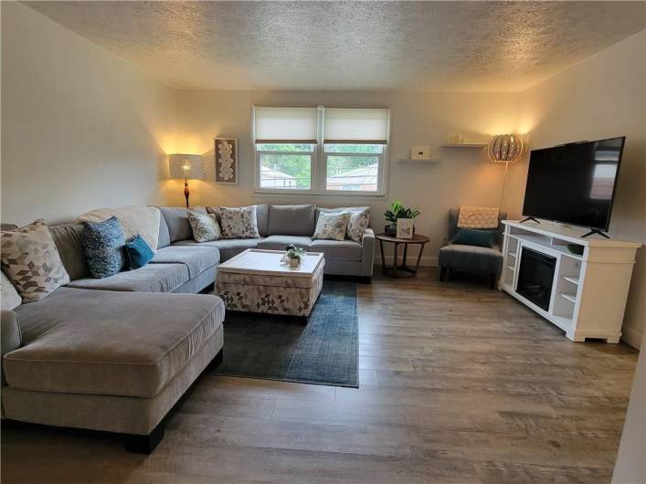 611 Broadhead Ave, Pittsburgh, PA 15205, 3 Bedrooms Bedrooms, 7 Rooms Rooms,1.1 BathroomsBathrooms,Residential,For Sale,Broadhead Ave,1706326