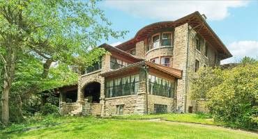 221 Moody Ave, New Castle, PA 16101, 11 Bedrooms Bedrooms, 14 Rooms Rooms,5.1 BathroomsBathrooms,Residential,For Sale,Moody Ave,1706854