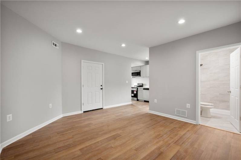 122 Elm Street, Canonsburg, PA 15324, 4 Bedrooms Bedrooms, 7 Rooms Rooms,3 BathroomsBathrooms,Residential,For Sale,Elm Street,1706422