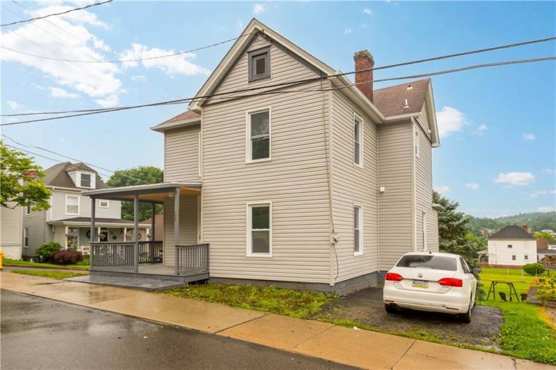 122 Elm Street, Canonsburg, PA 15324, 4 Bedrooms Bedrooms, 7 Rooms Rooms,3 BathroomsBathrooms,Residential,For Sale,Elm Street,1706422