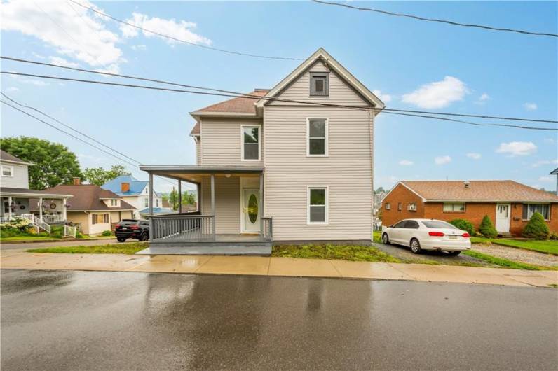 122 Elm Street, Canonsburg, PA 15324, 4 Bedrooms Bedrooms, 7 Rooms Rooms,3 BathroomsBathrooms,Residential,For Sale,Elm Street,1706422