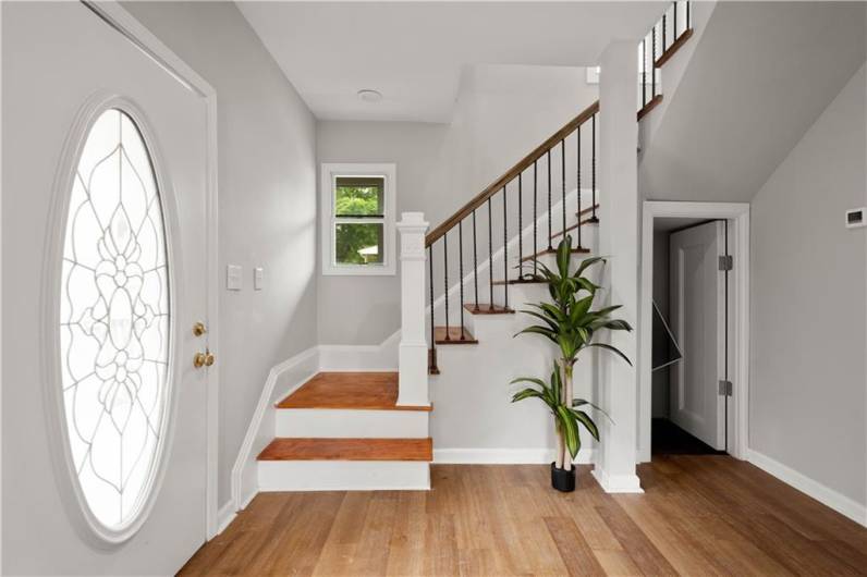122 Elm Street, Canonsburg, PA 15324, 4 Bedrooms Bedrooms, 7 Rooms Rooms,3 BathroomsBathrooms,Residential,For Sale,Elm Street,1706422