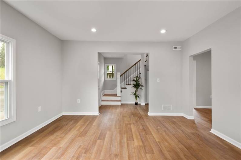 122 Elm Street, Canonsburg, PA 15324, 4 Bedrooms Bedrooms, 7 Rooms Rooms,3 BathroomsBathrooms,Residential,For Sale,Elm Street,1706422
