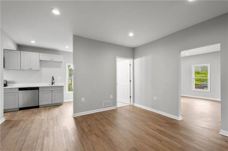122 Elm Street, Canonsburg, PA 15324, 4 Bedrooms Bedrooms, 7 Rooms Rooms,3 BathroomsBathrooms,Residential,For Sale,Elm Street,1706422