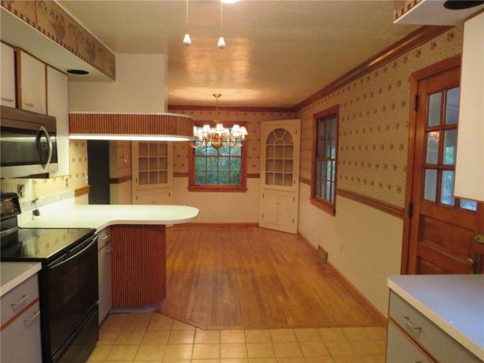 3030 Hillcrest Rd, Bethel Park, PA 15102, 3 Bedrooms Bedrooms, 9 Rooms Rooms,2.1 BathroomsBathrooms,Residential,For Sale,Hillcrest Rd,1706973