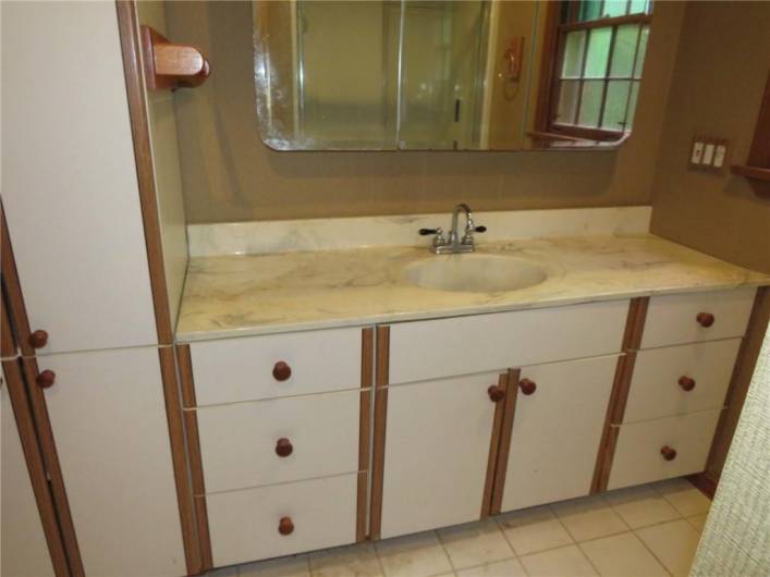 3030 Hillcrest Rd, Bethel Park, PA 15102, 3 Bedrooms Bedrooms, 9 Rooms Rooms,2.1 BathroomsBathrooms,Residential,For Sale,Hillcrest Rd,1706973