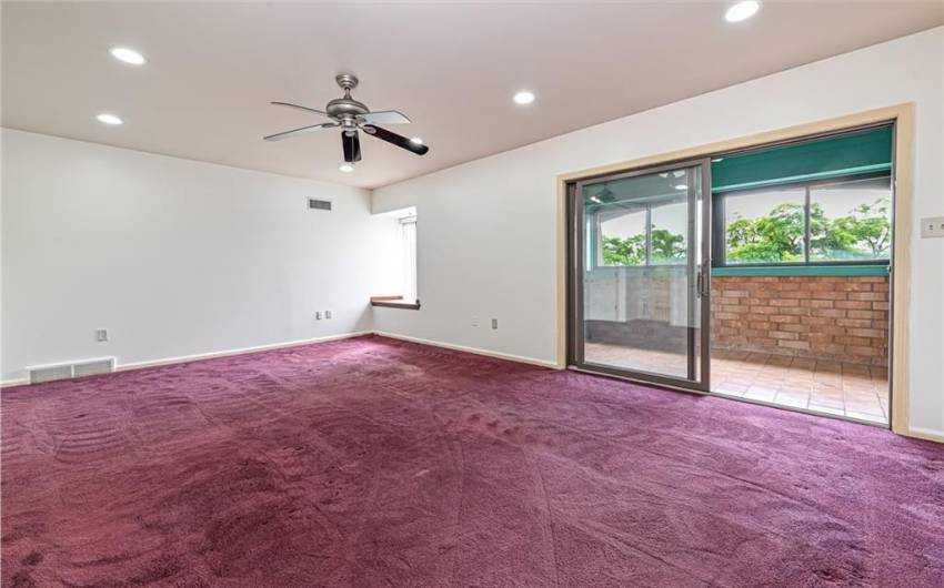 2525 Greensburg Pike, Pittsburgh, PA 15221, 3 Bedrooms Bedrooms, 7 Rooms Rooms,3.1 BathroomsBathrooms,Residential,For Sale,Greensburg Pike,0,1707048
